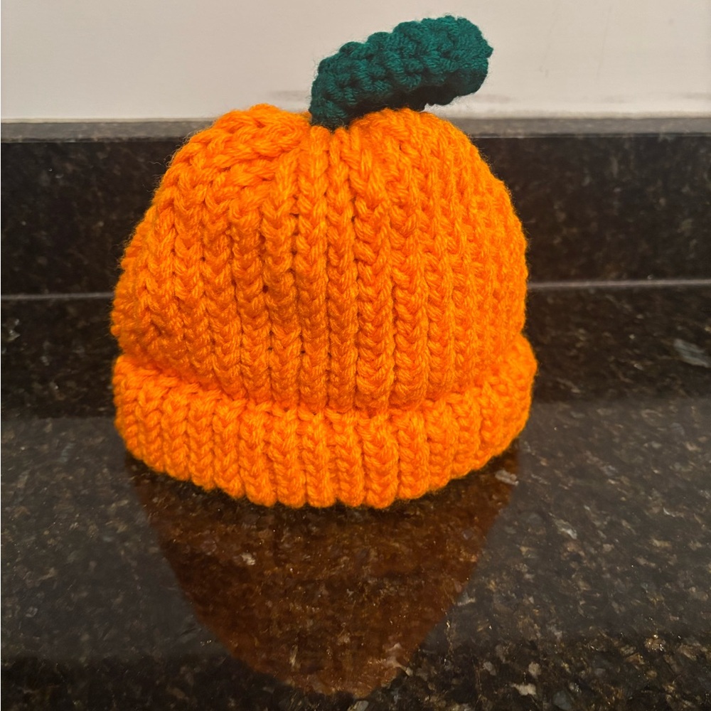 NWOT Kids Hand Knit Pumpkin Hat